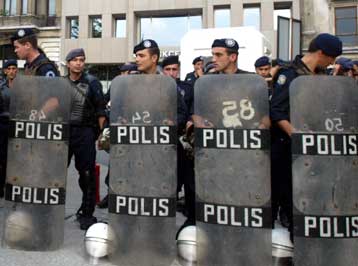 Απόπειρα επίθεσης αυτοκτονίας στο τουρκικό υπουργείο Δικαιοσύνης