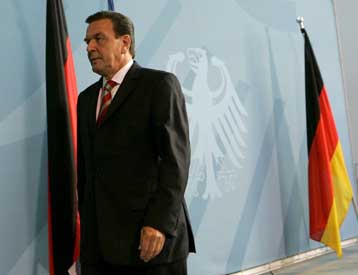 O Σρέντερ πέτυχε να… χάσει την ψήφο εμπιστοσύνης της Μπούντεσταγκ