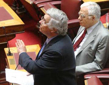 Κλείνει η κυβέρνηση το θέμα Έβερτ μετά το «όχι» στο ασφαλιστικό των τραπεζών