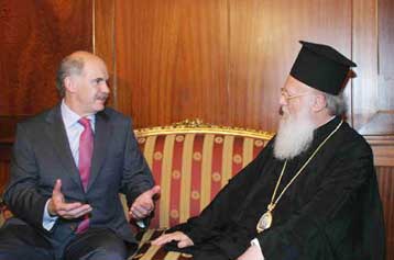 Να αντιμετωπίσει το Φανάρι όπως επιβάλλει η ΕΕ, κάλεσε την Αγκυρα ο Γ.Παπανδρέου