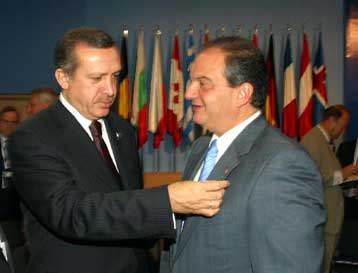 Συνάντηση Καραμανλή – Ερντογάν με ζητούμενο την αναθέρμανση στα ελληνοτουρκικά