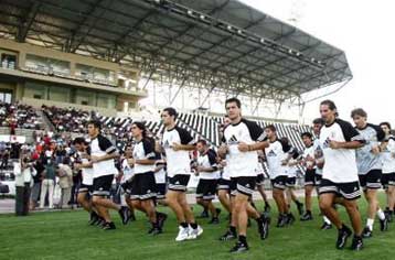 ΠΑΟΚ με δυνατό παρόν και αισιόδοξο μέλλον, είπε ο Σαλπιγγίδης στην «πρώτη» της ομάδας