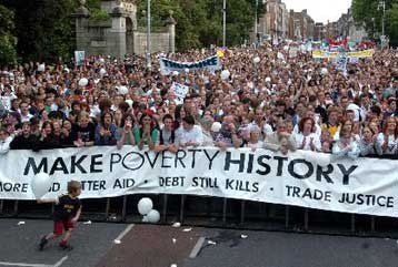 Μαζική πορεία του κινήματος «Κάντε τη Φτώχια Παρελθόν» στη Σκωτία