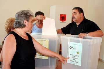Για τη νέα τους κυβέρνηση ψηφίζουν την Κυριακή οι Αλβανοί