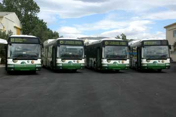 Με 121 νέα λεωφορεία φυσικού αερίου εκσυγχρονίζονται οι συγκοινωνίες της Αττικής