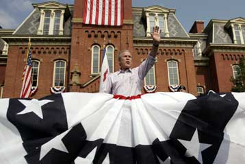 Θάρρος συστήνει ο Μπους στους Αμερικανούς με αφορμή την επέτειο για την 4η Ιουλίου