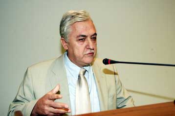 Με πολιτικά κριτήρια η επιλογή υποψηφίων του ΠΑΣΟΚ για τις δημοτικές εκλογές