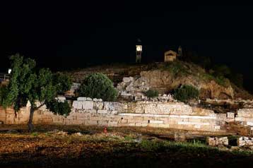 Δέσμες φωτός μεταμόρφωσαν τον αρχαιολογικό χώρο της Ελευσίνας