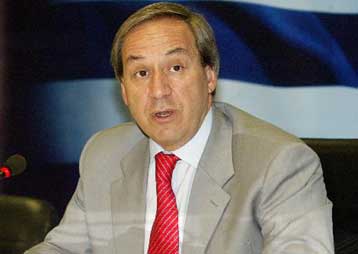 Παρέμβαση Αλογοσκούφη στις συγχωνεύσεις ελληνικών τραπεζών