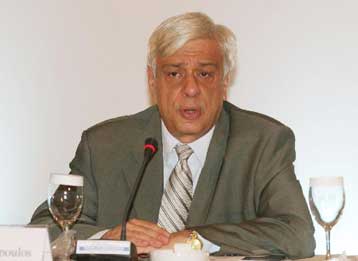 Προωθείται διάταξη για τη μη προσμέτρηση των λευκών ψηφοδελτίων στην κατανομή εδρών