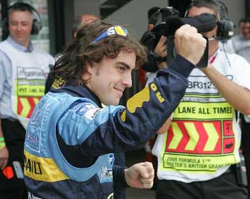 Στην pole position του Σίλβεστοουν o Αλόνσο