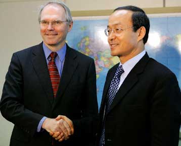 Στο διάλογο για το πυρηνικό της πρόγραμμα επιστρέφει η Βόρειος Κορέα