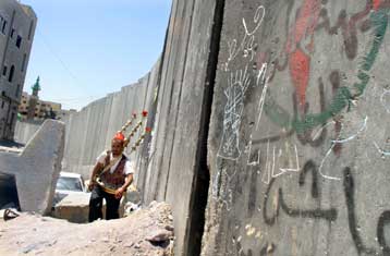 Στην χάραξη διαχωριστικού τείχους στην ανατολική Ιερουσαλήμ προχωρά το Ισραήλ