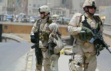 Μείωση των αμερικανο-βρετανικών στρατευμάτων στο Ιράκ, σύμφωνα με ντοκουμέντο