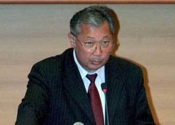 Με ποσοστό 89% εξελέγη πρόεδρος του Κιργιστάν ο Κουρμανμπέκ Μπακίγεφ