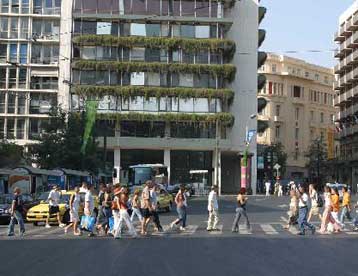 Στις καλένδες η ανάπλαση της πλατείας Συντάγματος και η πεζοδρόμηση της Λ.Όλγας