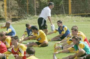 Δύο μεταγραφές προανήγγειλε ο Σάντος στην «πρεμιέρα» της ΑΕΚ