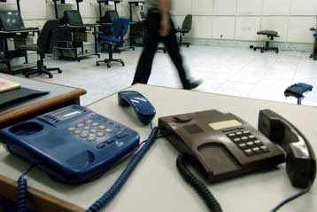 Πιέσεις από τη Βρετανία για την παρακολούθηση των τηλεπικοινωνιών στην ΕΕ