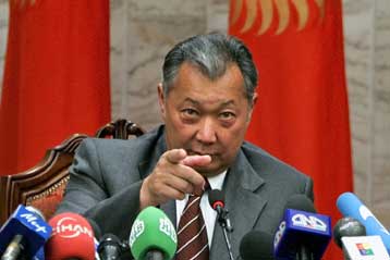 Αμφισβητεί τη στρατιωτική παρουσία των ΗΠΑ στο Κιργιστάν ο Μπακίγεφ