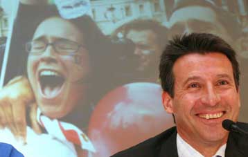 Πέρασαν την κίτρινη γραμμή της ΔΟΕ οι Μπλερ, Κόου σύμφωνα με τον δήμαρχο Παρισιού