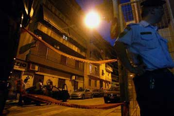 Έρευνες για πιθανή σχέση των συλληφθέντων για τις κλεμένες ασπίδες με ληστείες