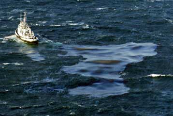 Νέα κοινοτική Οδηγία διευρύνει τις ευθύνες για τη θαλάσσια ρύπανση