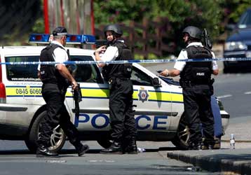 Νεκροί θεωρούνται οι βομβιστές του Λονδίνου – Τουλάχιστον μία σύλληψη