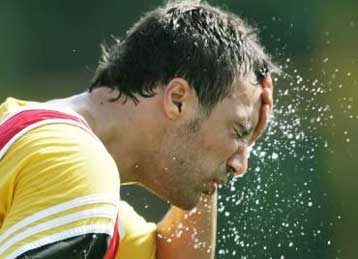 Για την απόκτηση αμυντικού μέσου θα κινηθεί η ΑΕΚ μετά τη μεταγραφή του Τσιρίλο