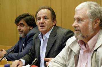 Τη χρυσή τομή για το «διευθυντικό δικαίωμα» αναζητά η κυβέρνηση