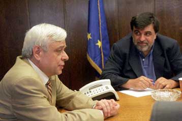 Ανοικτό αφήνει ο Πρ.Παυλόπουλος το ενδεχόμενο για πάγωμα του ενιαίου μισθολογίου