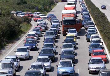 Επιβράδυνση στην αγορά αυτοκινήτου το πρώτο εξάμηνο