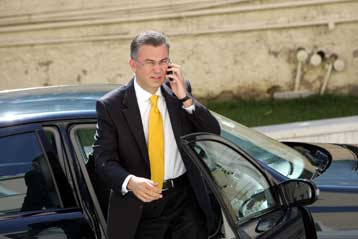 Ανοιχτό το ενδεχόμενο αλλαγών στους νόμους κατά της τρομοκρατίας αφήνει η κυβέρνηση