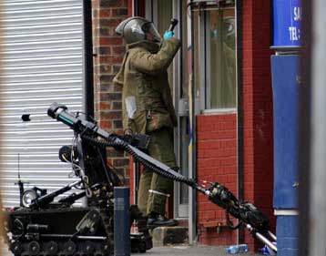 Στο στόχαστρο της Σκότλαντ Γιάρντ δίκτυο υποψήφιων βομβιστών