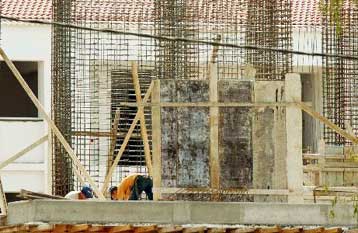 Ενισχύθηκε η οικοδομική δραστηριότητα στο πεντάμηνο