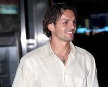 Την απόκτηση του Τούρκου Ερόλ Μπουλούτ ανακοίνωσε ο Ολυμπιακός