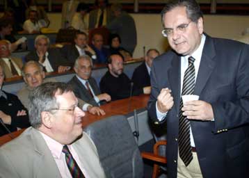 Αντιδράσεις στο ΠΑΣΟΚ για τις θέσεις Μάνου, Ανδριανόπουλου