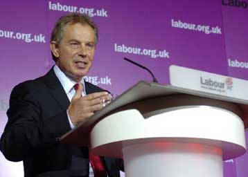 Την ανάγκη να καταπολεμηθούν οι πεποιθήσεις των τρομοκρατών τόνισε ο Τόνι Μπλερ