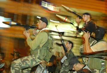 Με σφοδρή επίθεση ετοιμάζεται να απαντήσει το Ισραήλ στις ρουκέτες των Παλαιστινίων