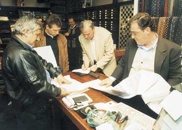 «Έφοδος» στα νησία από το νέο ΣΔΟΕ – Πιέσεις από τις ΔΟΥ λόγω τιτλοποίησης χρεών