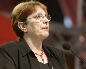 Πολιτικό έγκλημα διαρκείας η εξέλιξη στις Ολυμπιακές Αερογραμμές, λέει η Αλ.Παπαρήγα