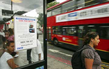 «Εμψυχωτική» συνάντηση Μπλερ με εκπροσώπους των μουσουλμάνων που ζουν στη Βρετανία