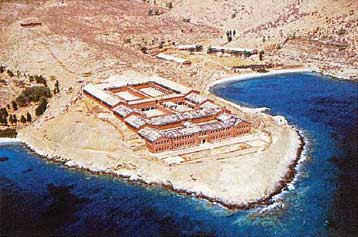 «Πάγωσαν» με εντολή Παυλίδη τα έργα για την ανάπλαση της Γυάρου