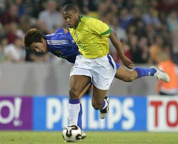 Να παραμείνει στην Σεβίλη θέλει ο Μπαπτίστα, με το κοινοτικό διαβατήριο κατά νου