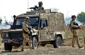 Στο εδώλιο ως εγκληματίες πολέμου οι Βρετανοί στρατιώτες που βασάνισαν Ιρακινούς