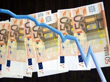 «Mαύρη τρύπα» 1,5 δισ. ευρώ στα δημόσια έσοδα στο εξάμηνο του 2005