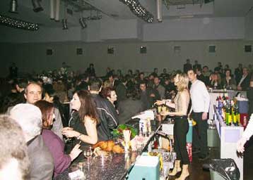 Παρατείνεται το ωράριο των κέντρων διασκέδασης στις τουριστικές περιοχές