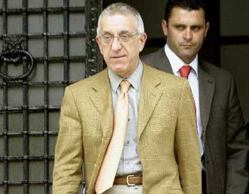 Συνάντηση του πρωθυπουργού με τον υπουργό Υγείας στο Μέγαρο Μαξίμου