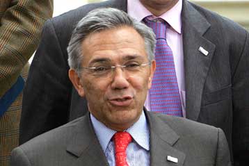 Μνημόνιο συνεργασίας υπέγραψε στη Λιβύη ο Γιάννης Βαληνάκης