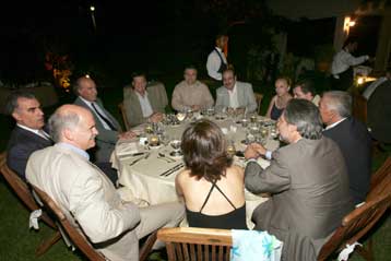 «Πολιτικό μενού» σε δείπνο του Γ.Παπανδρέου προς βουλευτές του ΠΑΣΟΚ