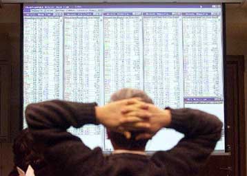 Μικρά κέρδη στη Σοφοκλέους στην αρχή της συνεδρίασης της Πέμπτης